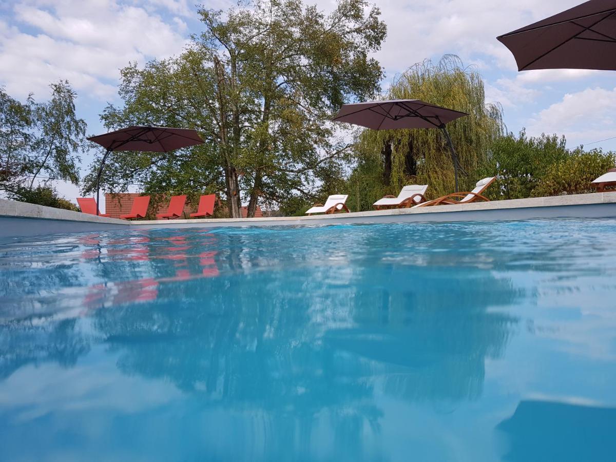 Au Soleil D'Or Hotel Pontaubert Екстериор снимка