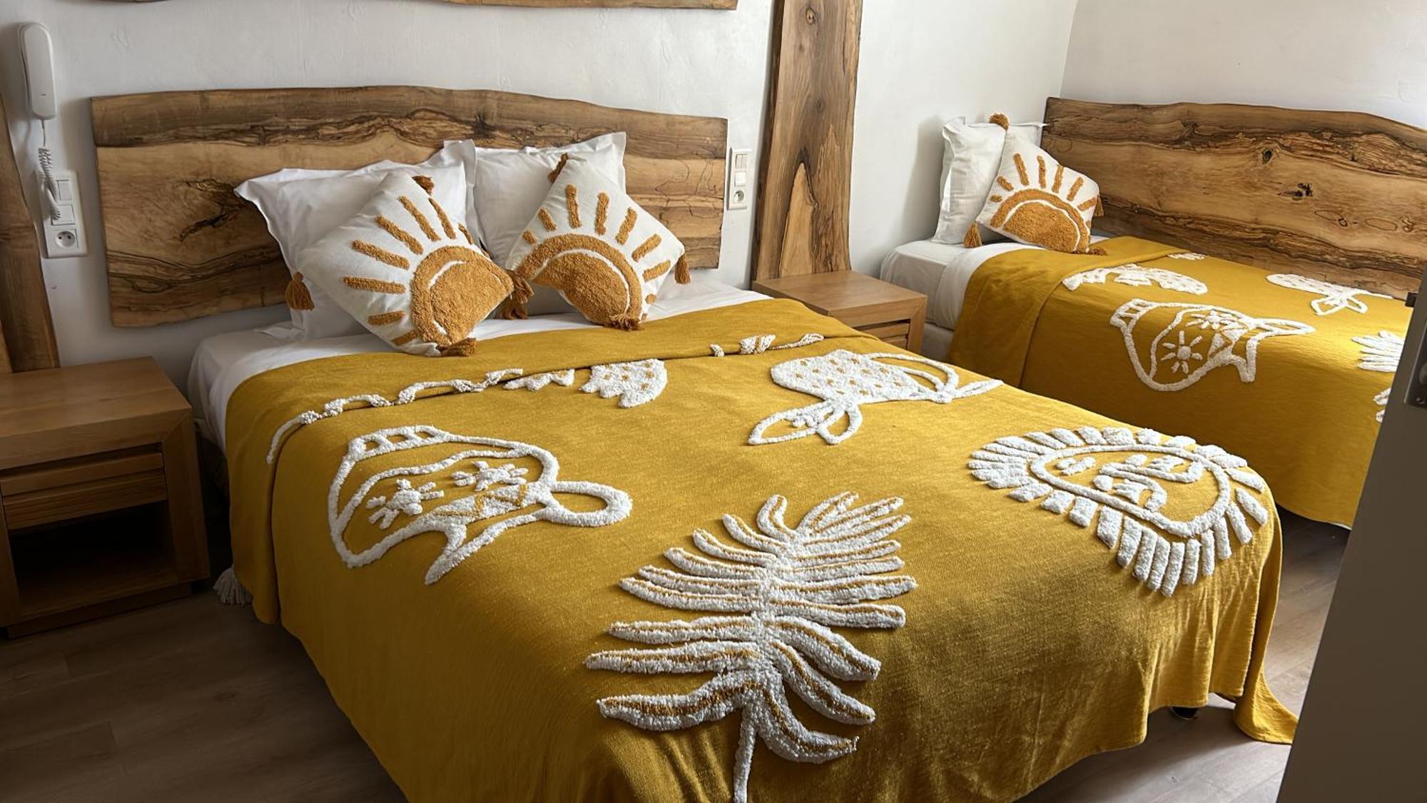 Au Soleil D'Or Hotel Pontaubert Екстериор снимка