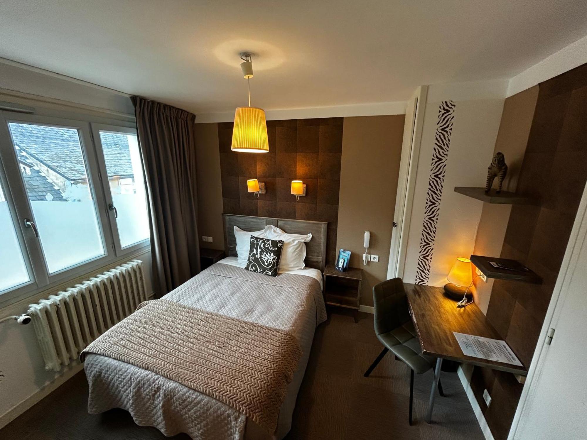 Au Soleil D'Or Hotel Pontaubert Екстериор снимка
